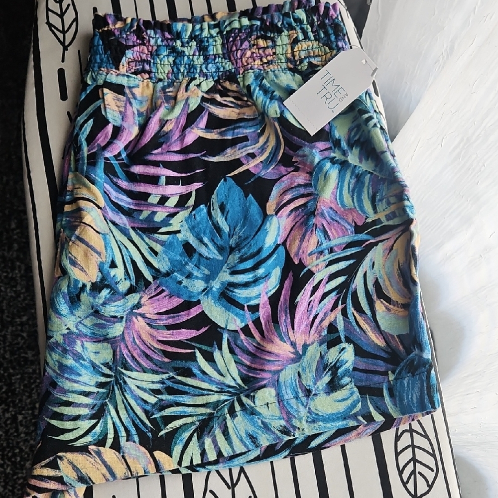 Time and Tru Multicolor Tropical Leaf Short